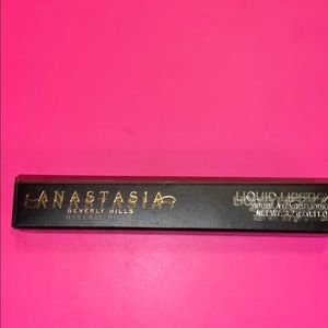 NWT LIQUID LIPSTICK ANASTASIA BEVERLY HILLS